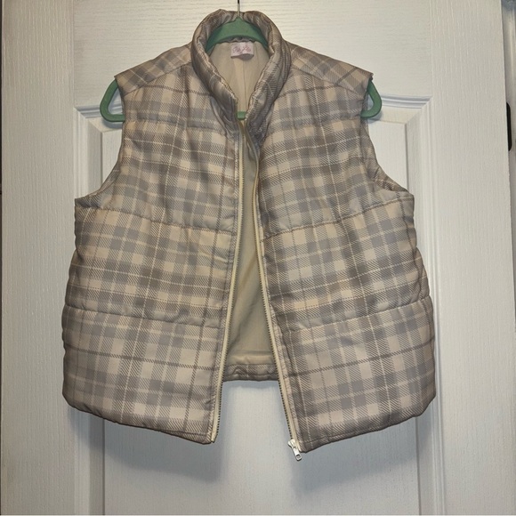 Pink Lily Plaid Puffer Vest | Cream & Gray | Cozy Quilted Layering Piece - Picture 2 of 7
